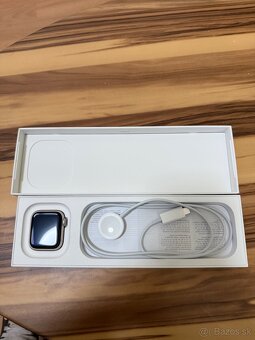 Apple Watch SE 2024 40mm - 2