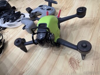 Predam dron DJI FPV - 2