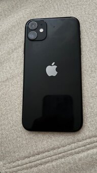 Predám iPhone 11 čiernej farby - 2