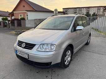 Volkswagen Touran 2.0FSI - 2