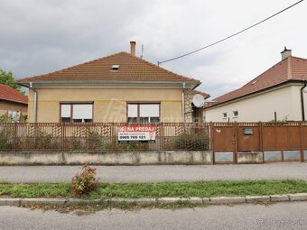 4 izbový rodinný dom s garážou v obľúbenej lokalite… - 2
