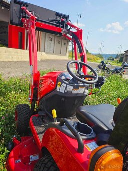 Traktor TYM 194 s medzinap. kosou a celnym nakladacom - 2
