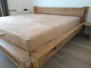 Dubová posteľ "natural"
- 2