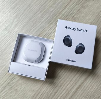 SAMSUNG Galaxy Buds FE - White / Grey, Nové komplet balenie - 2