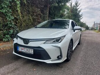 Toyota Corolla 1.6 benzín, 42 000 km, r. 2020 ako nová - 2