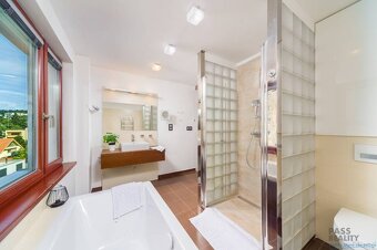 Slnečný 3-izbový byt, loggia, výhľad, zeleň, poloha, L.Dérer - 2