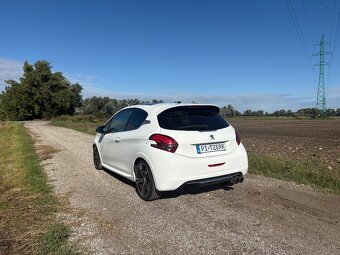 Peugeot 208 GTi - 2