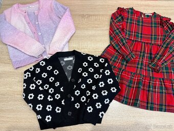 Dievčenský balík oblečenia vo veľkosti 122/128 - 2