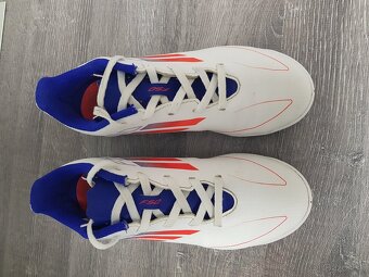 Tenisky adidas -  halovky vel.33 - 2