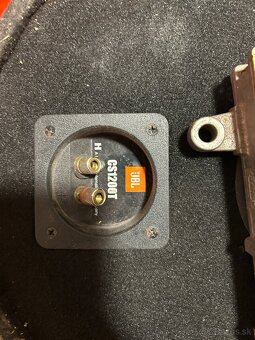 Subofer JBL a zosilovač - 2