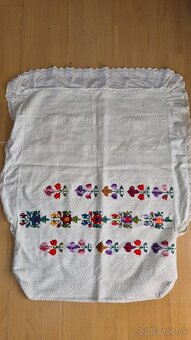 Staré vyšívané perinky - 2