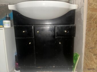 Predám umývadlo s poličkou - 2