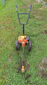 Krovinorez pojazdny, - 2