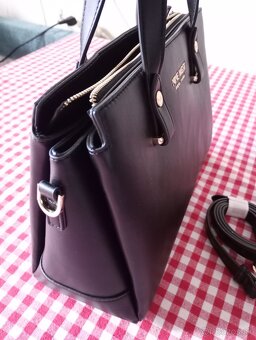 Dámska kabelka- nová - 2