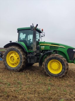 Traktor JD 7820 - 2