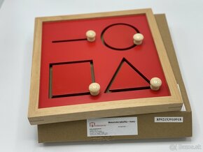 Montessori motorická tabuľka - tvary - 2