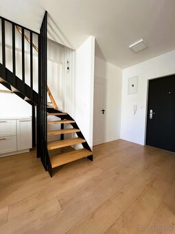 Mezonetový krásny 3 izbový byt s terasou, Kalná nad Hronom - 2