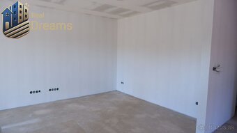 Ponúkame na predaj štvorizbový rodinný dom v obci Radava v s - 2