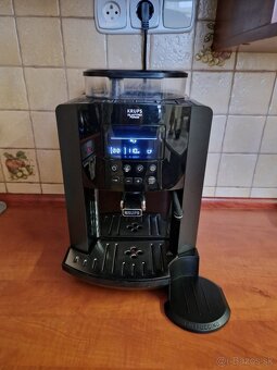 Predám automatický kávovar Krups Arabica Latte - 2
