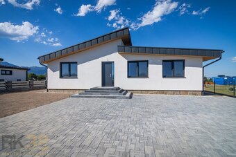 Nadčasové rodinné domy v skvelej lokalite pod Tatrami - 2