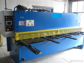 Tabulové hydraulické nůžky CNTA 3150/6,3 - 2