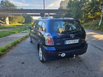 Toyota Corolla Verso 1.8 VVTi - 2