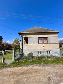 Starý rodinný dom, pozemok 885 m2, Petrovany - 2