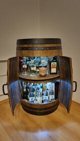 Dekoračný drevený sud/bar - 2
