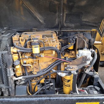 Caterpillar TH 82 - 2