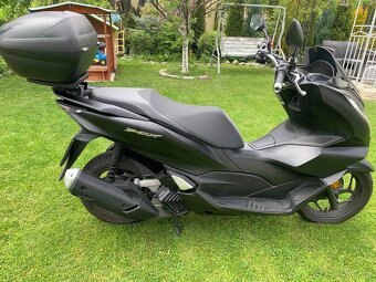 Krasna Cierna Honda PCX 125 ako Nova - 2
