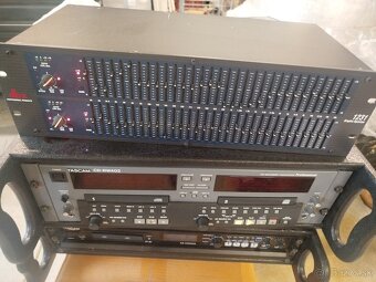 Predám equalizer DBX 1231 - 2