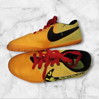 Halovky Nike velkost 37. 5 - 2