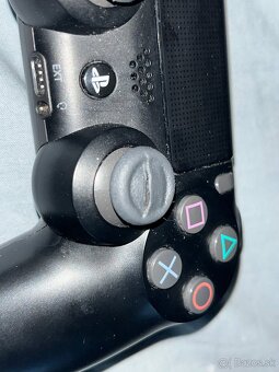 PS4 ovládač s nabíjacou stanicou - 2