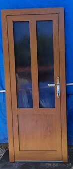 Predám hliníkové vchodové dvere 80 x 200 zlaty dub - 2