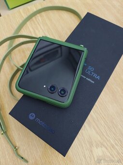 Motorola Razr 50 Ultra 512gb, poskodena - 2