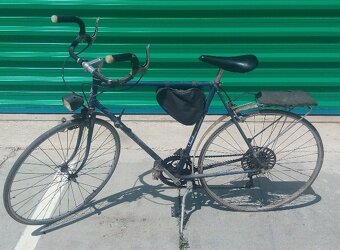 Predám retro bicykel FAVORIT. Vhodný na renováciu. 50€. - 2