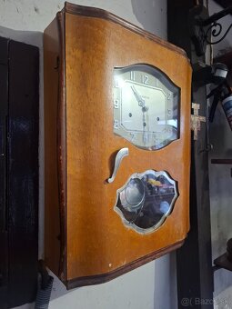 Predám funkčné starožitné štvrťbicie nástenné hodiny VEDETTE - 2