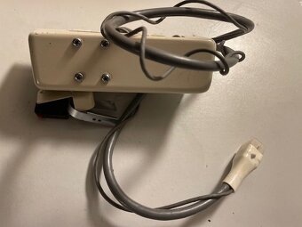 Eletromagnetický odsek řetízku k obnitkovacímu stroji - 2