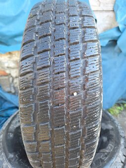 Ponúkam 2 zimné pneumatiky Cooper 205/70 R15 - 2