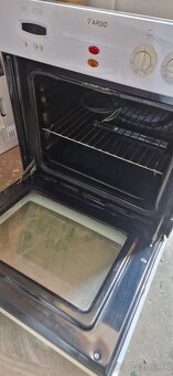 Predam vstavanú rúru - 2