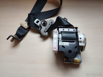 Mazda 5 (CR19, 2005-2010) Bezpečnostné pásy - 2