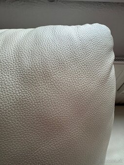 Rohová biela koženná sedačka - 2