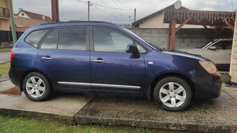 Kia Carens - 2