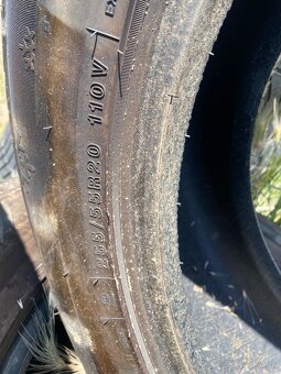 255/55 r20 - 2