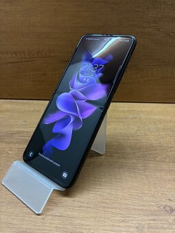 Samsung Galaxy Z Flip3 5G - 2