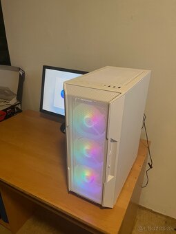 Herné PC / Ryzen 7 7800 x3d / Gigabyte Geforce RTX 5070 - 2