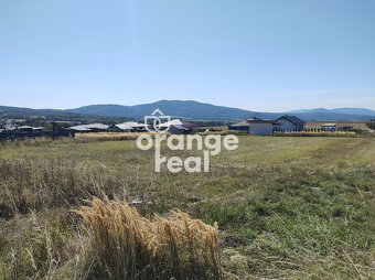 NA PREDAJ POZEMOK O VÝMERE 818 m2 VO VÝŠNEJ KAMENICI - 2