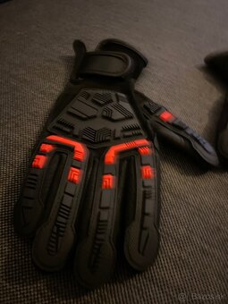 Predám nové nepoužité rôzne kvalitné rukavice - 2