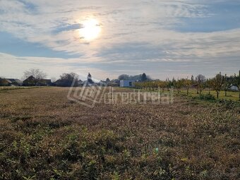 Rovinatý pozemok s možnosťou výstavby RD - 2