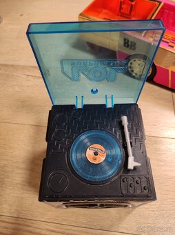 LOL auto + gramofon - 2